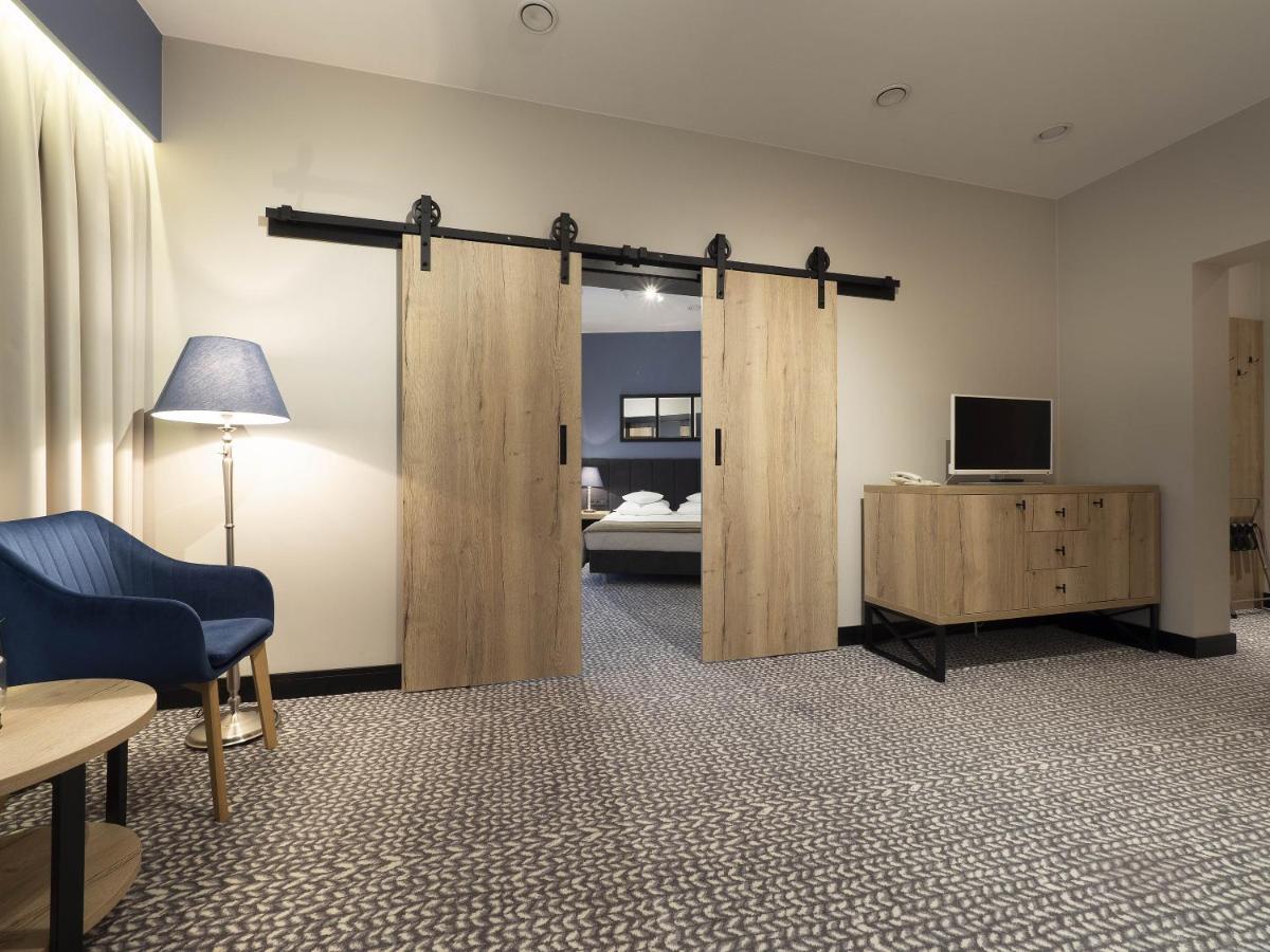 Hotel Wojciech เอากุสตูฟ ภายนอก รูปภาพ