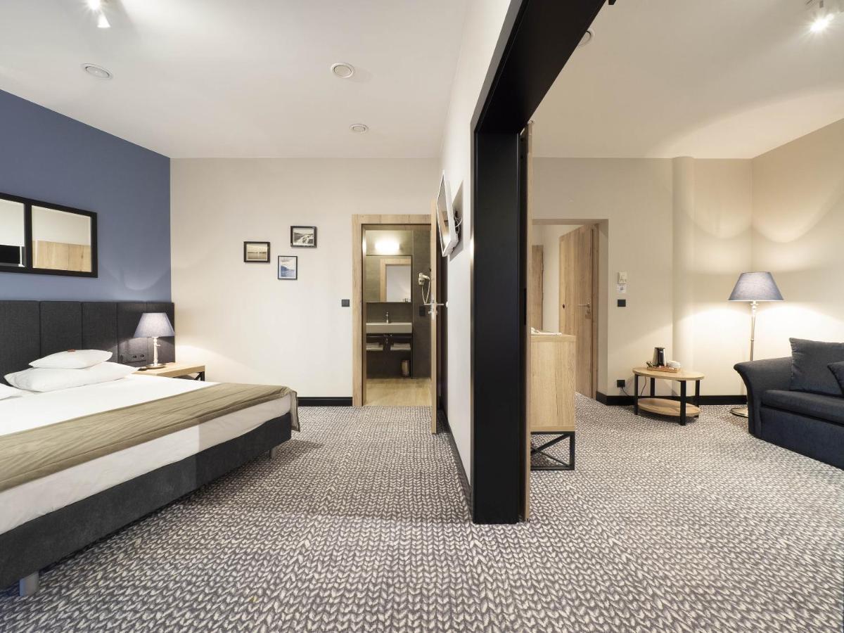 Hotel Wojciech เอากุสตูฟ ภายนอก รูปภาพ